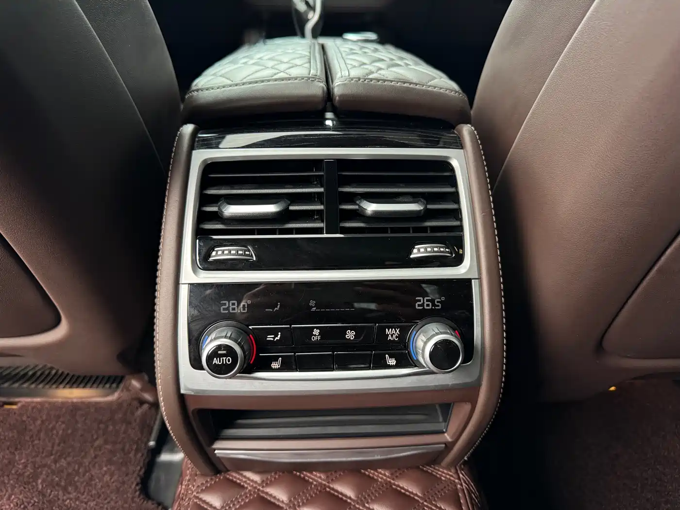BMW 7 Series 2019 Facelift 740Li Leading M Sport Package фото 17