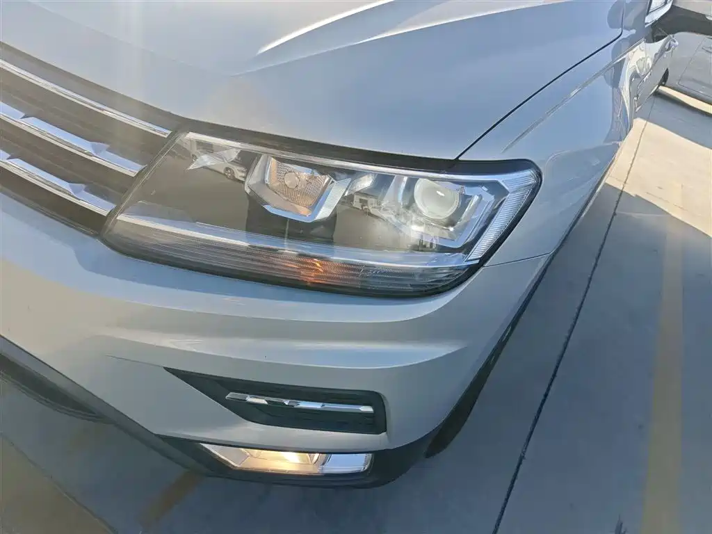 Volkswagen Tiguan L 2017 330TSI Automatic 2WD Luxury Edition фото 18