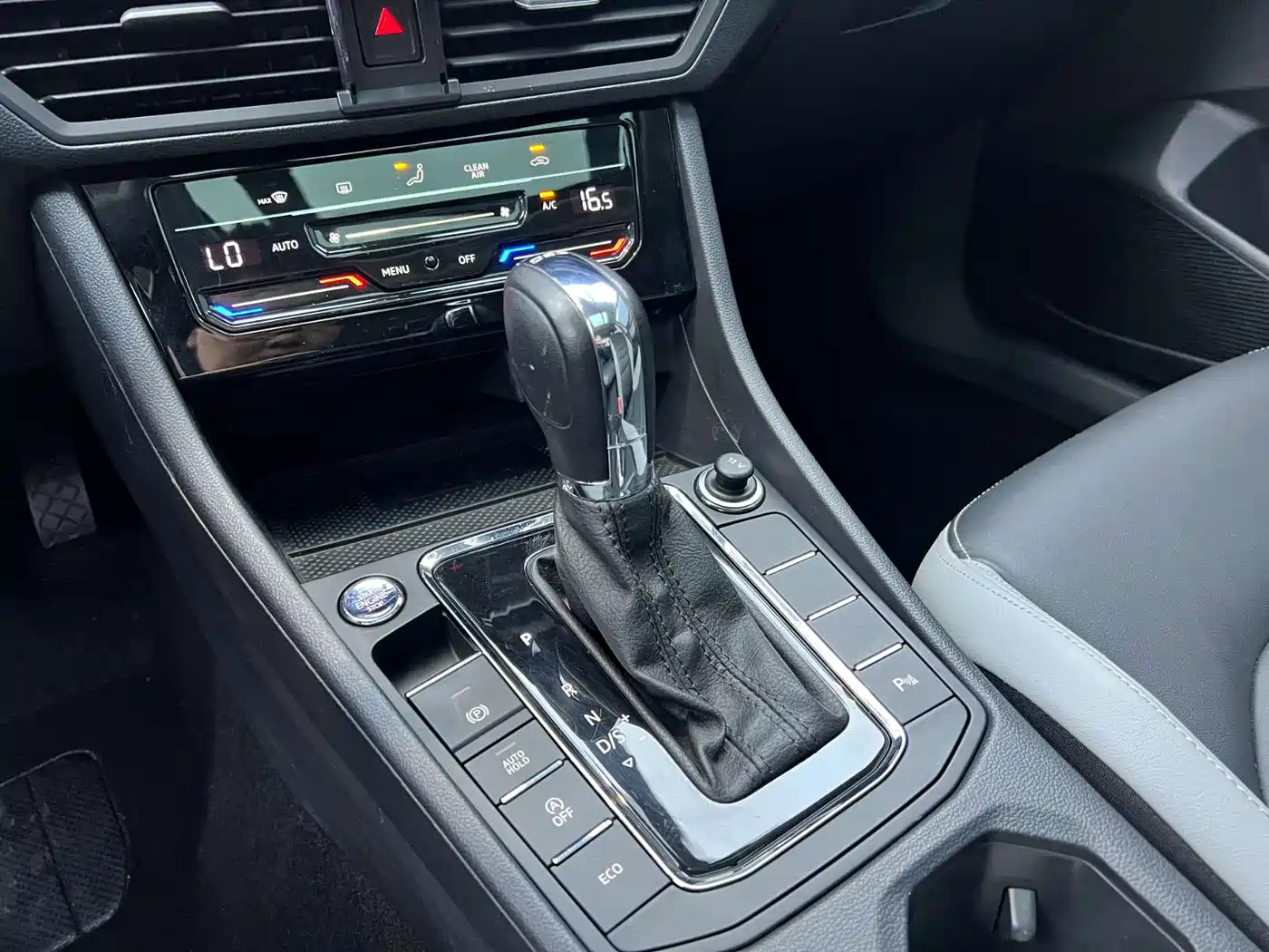 Volkswagen Bora 2023 280TSI DSG Prestige Edition фото 9