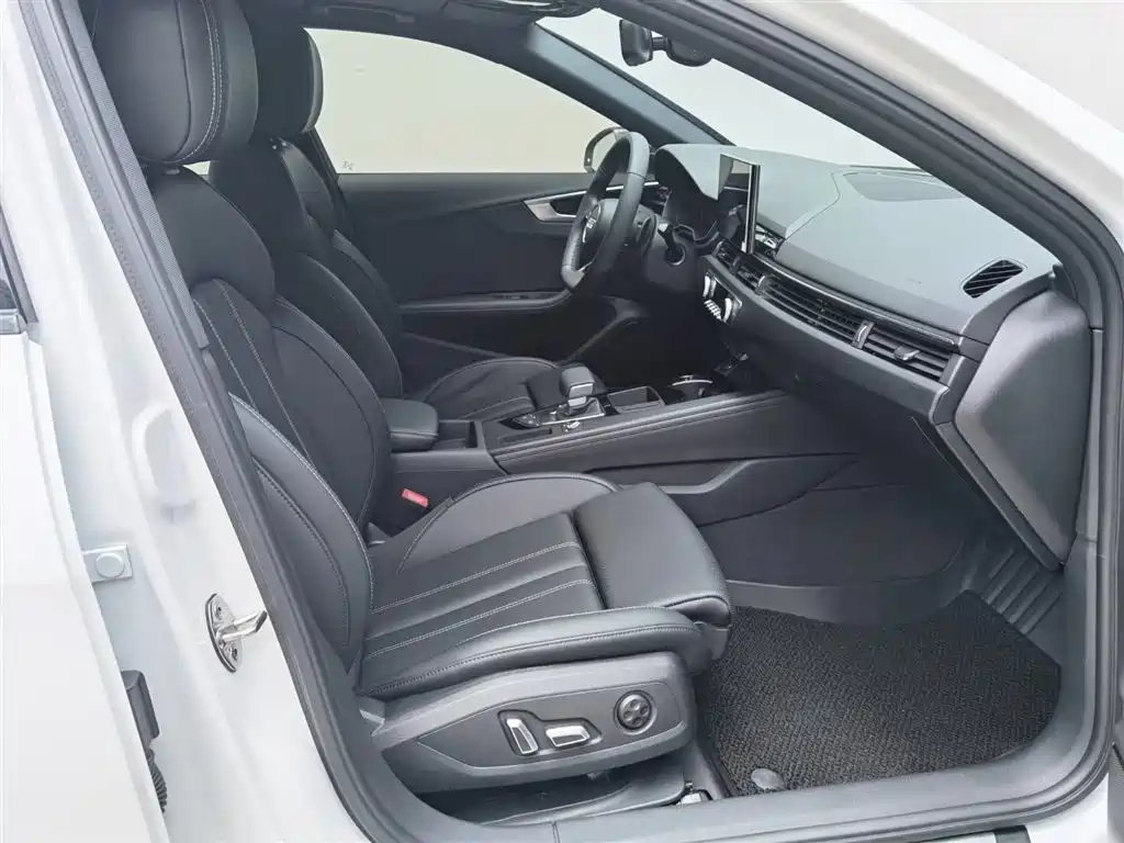 Audi A4L 2024 40 TFSI Luxury Dynamic фото 22