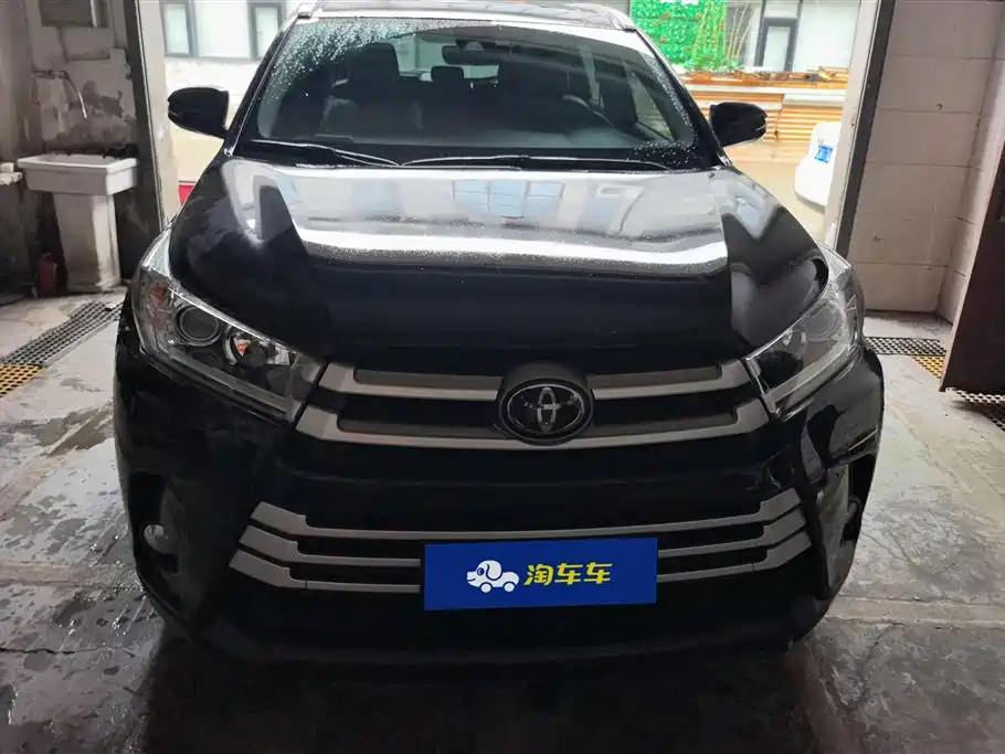 TOYOTA HIGHLANDER