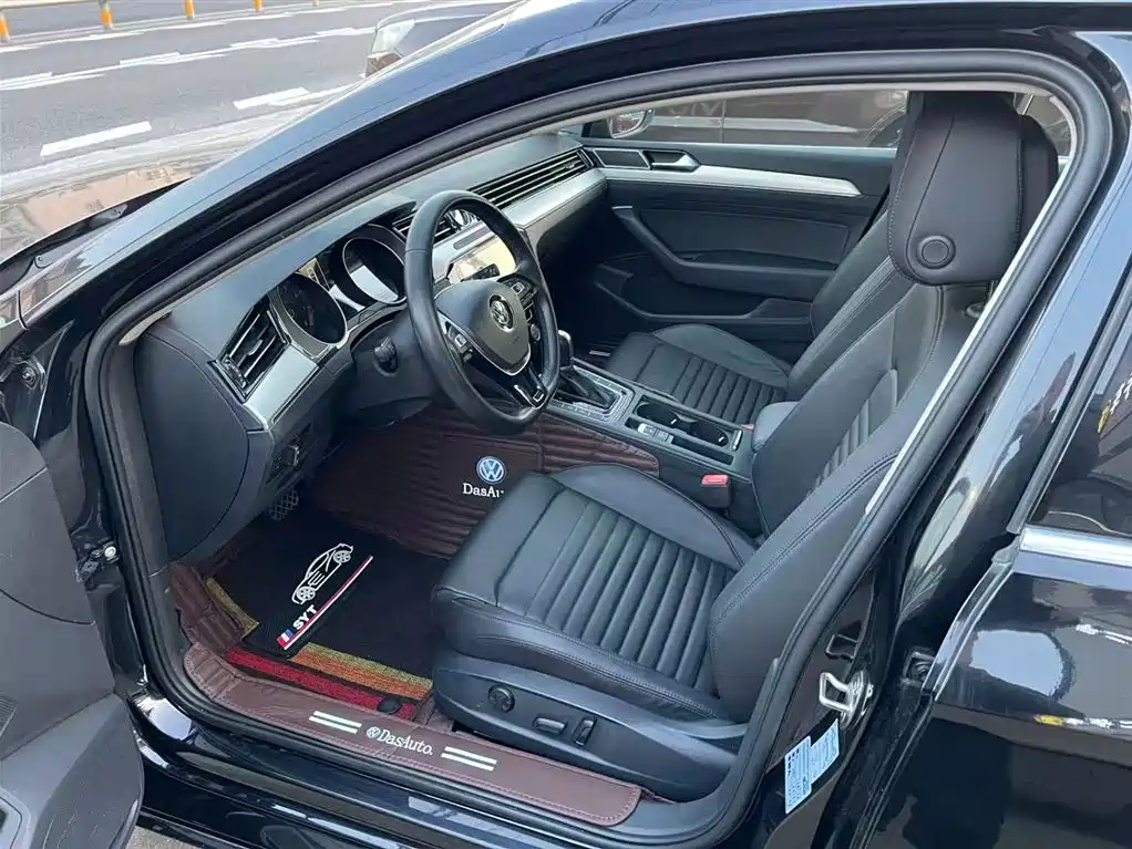 Volkswagen Magotan 2018 330TSI DSG Luxury фото 4