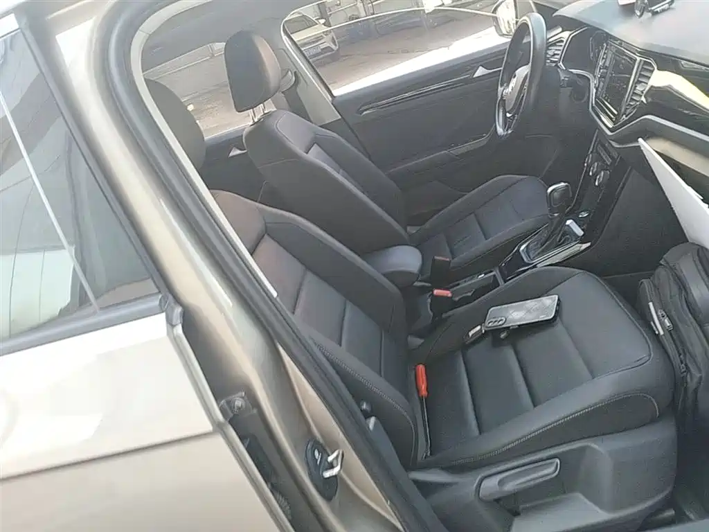 Volkswagen T-ROC 2020 280TSI DSG 2WD Comfort фото 25
