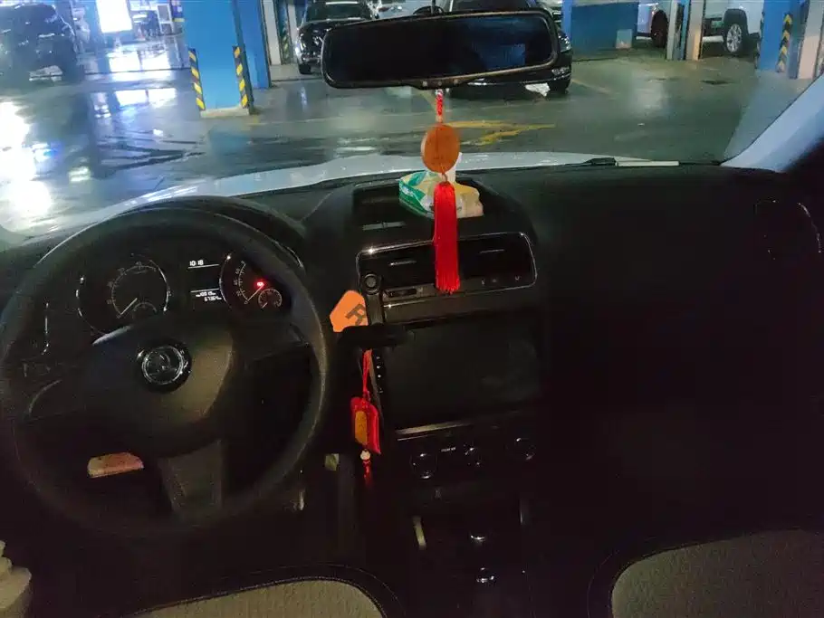 Škoda Yeti 2017 TSI280 DSG Advance фото 12