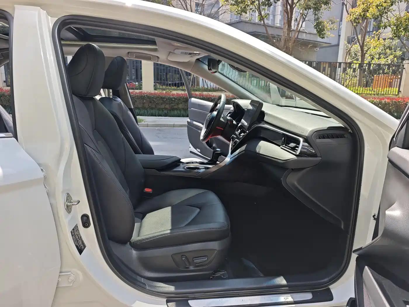 Toyota Camry 2021 2.5G Luxury Edition фото 19