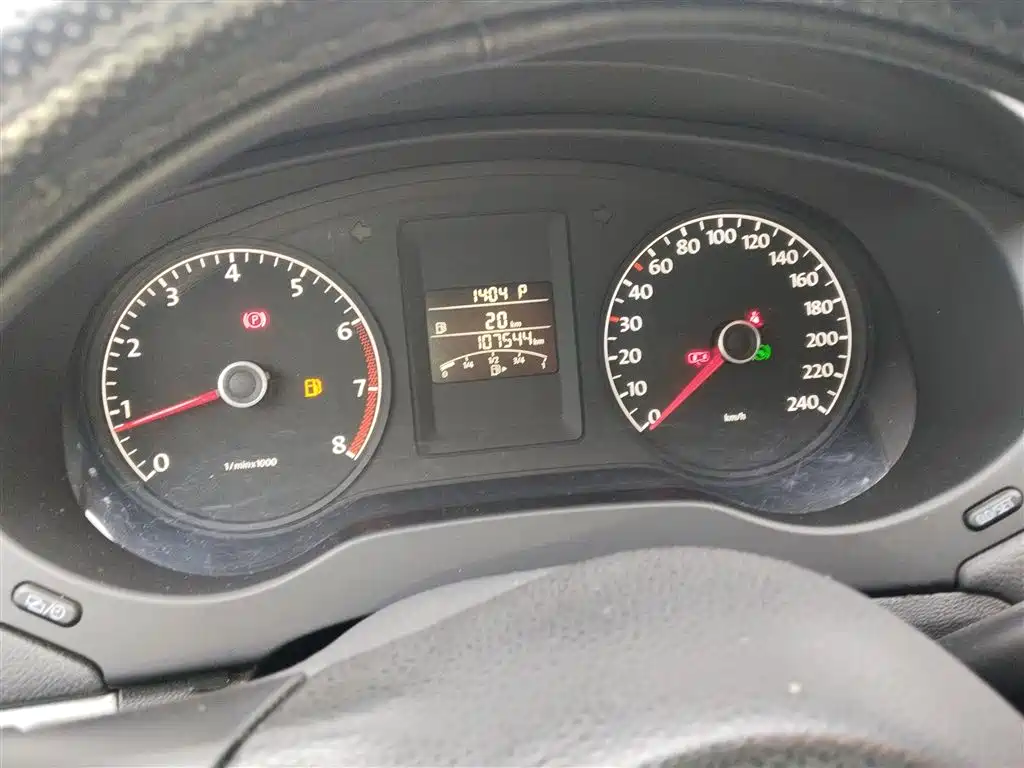 Volkswagen Sagitar 2014 Facelift 1.6L Automatic Leading Version фото 9
