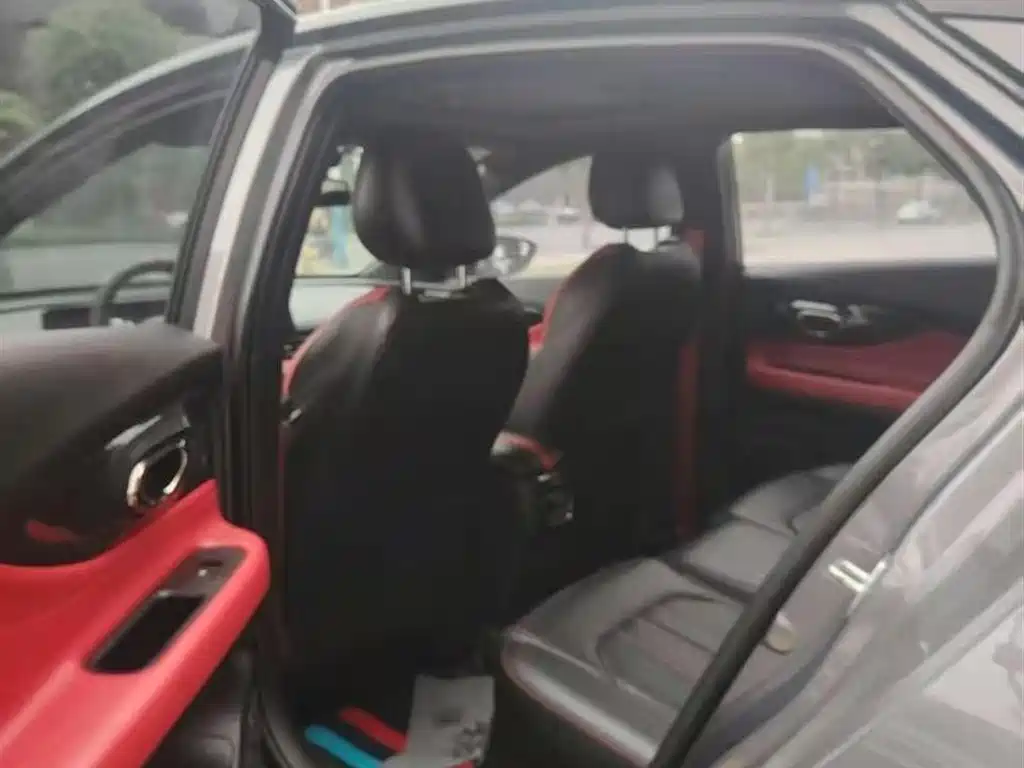 GAC Trumpchi Trumpchi Emkoo 2021 270T DCT J16 Edition фото 7