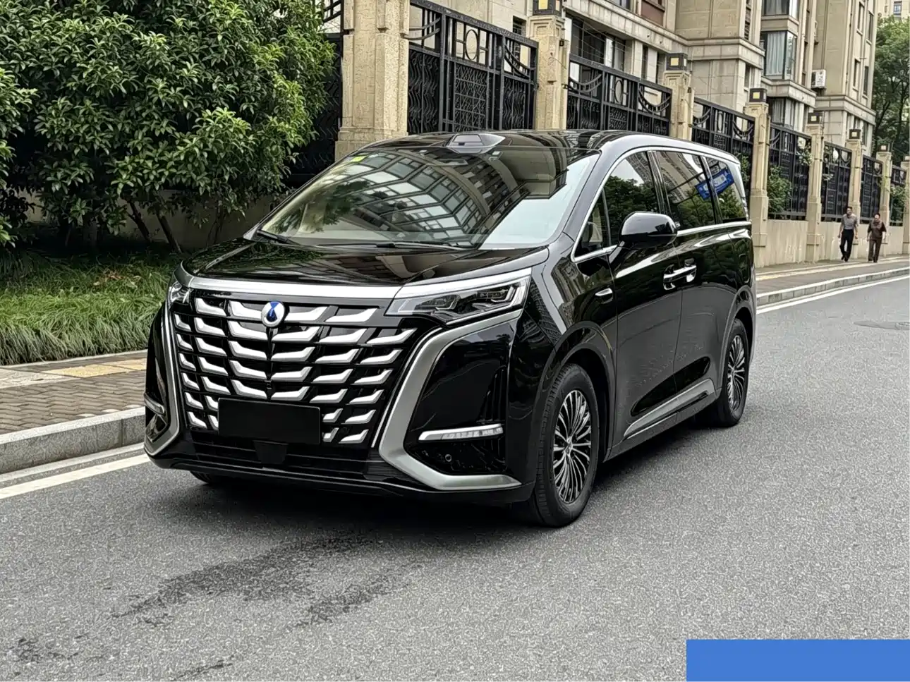 Denza D9 2025 DM-i Smart Drive Edition 1020 AWD Prestige