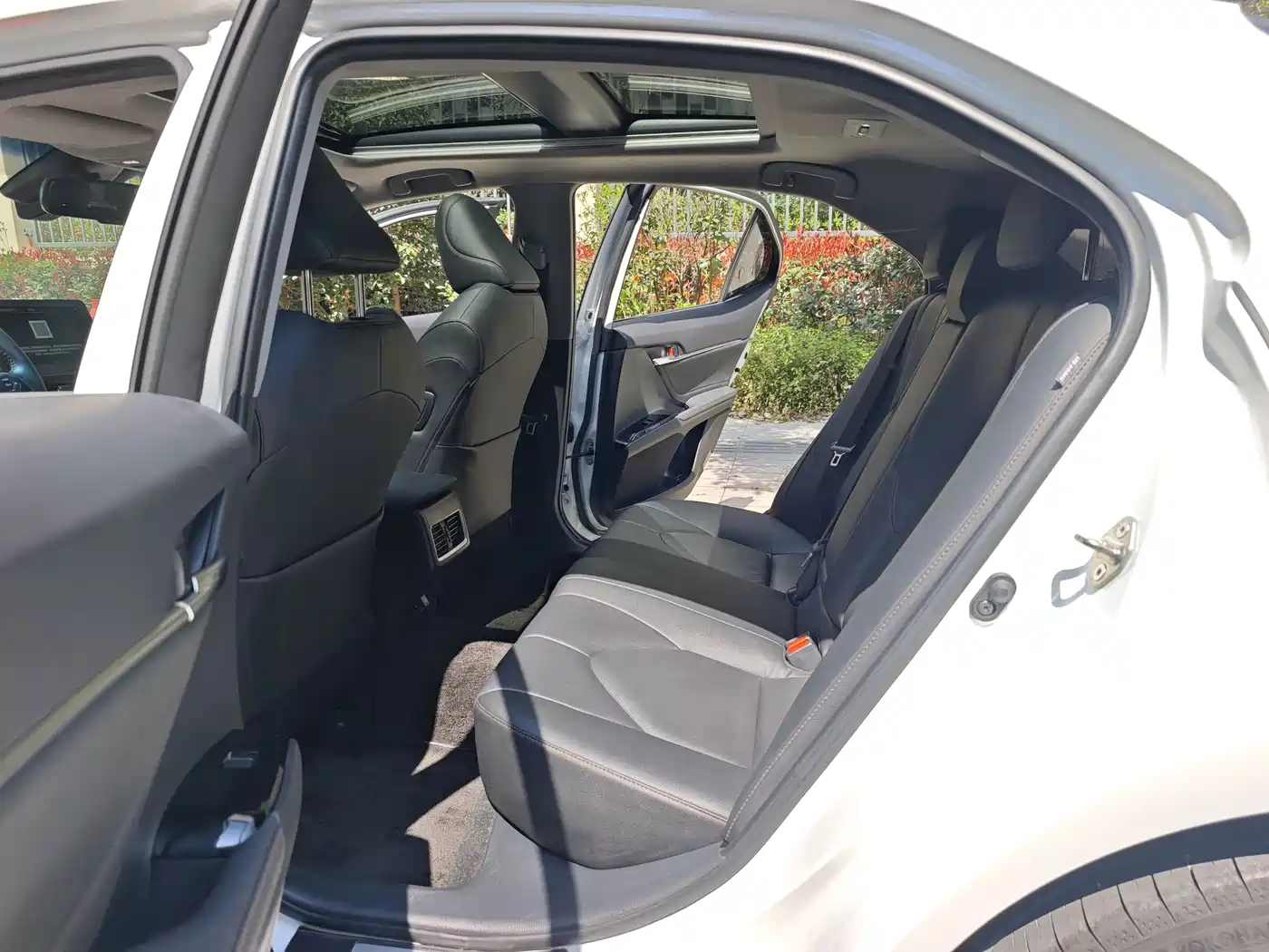 Toyota Camry 2021 2.5G Luxury Edition фото 17