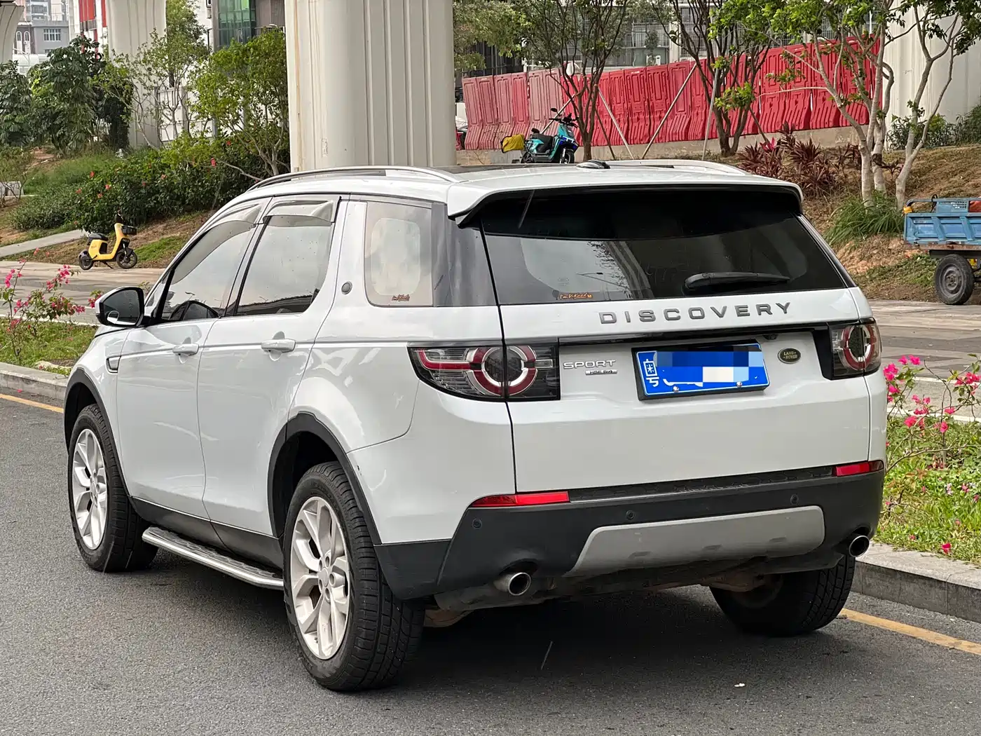 Land Rover Discovery Sport 2016 2.0T HSE фото 4