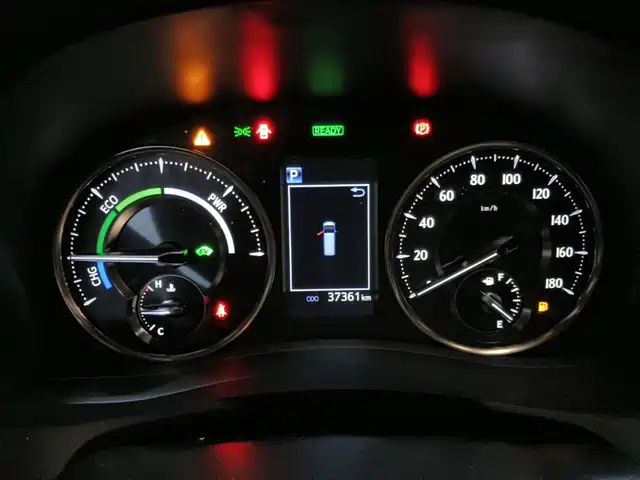 Toyota Alphard 2021 Hybrid 2.5L Luxury — фото 4