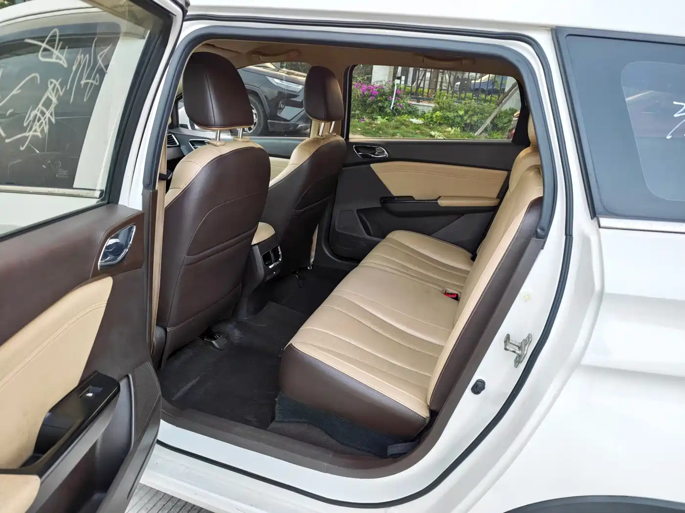 Baojun 310W 2019 2017 1.5L Manual Fashion Edition (China V)