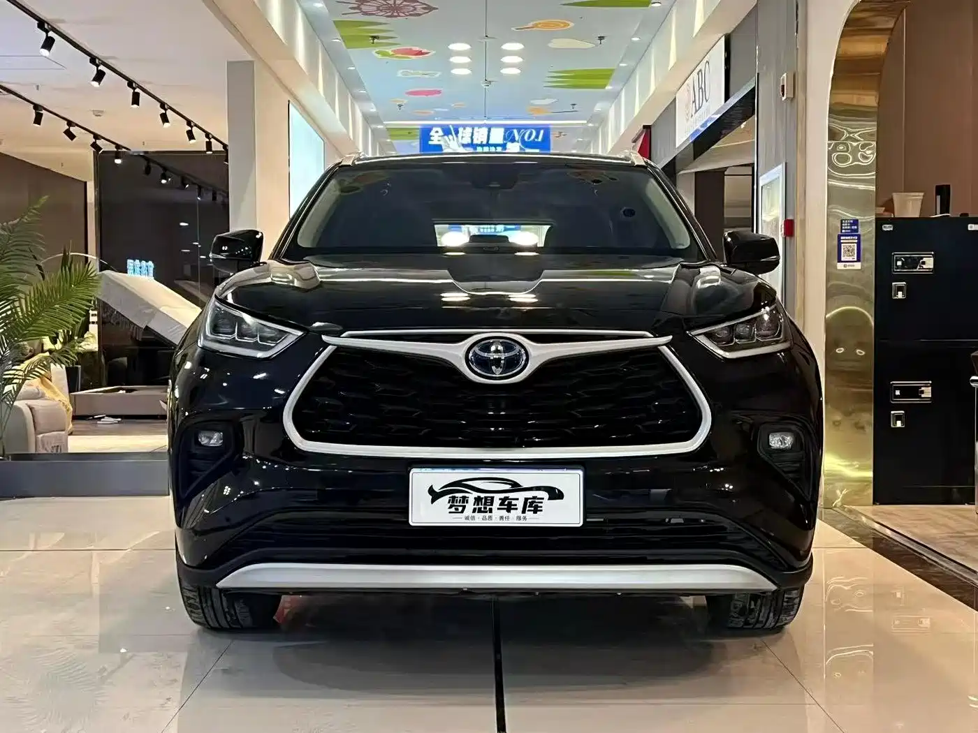 TOYOTA HIGHLANDER