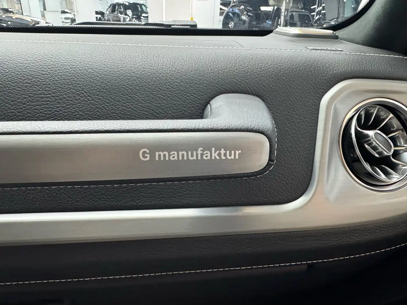 Mercedes-Benz G-Class 2024 G 500 фото 18
