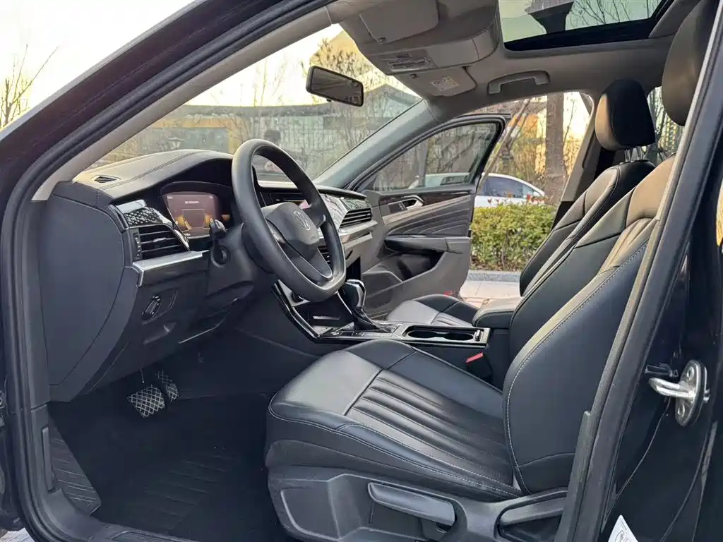 Volkswagen Passat 2022 280TSI Business Edition фото 12