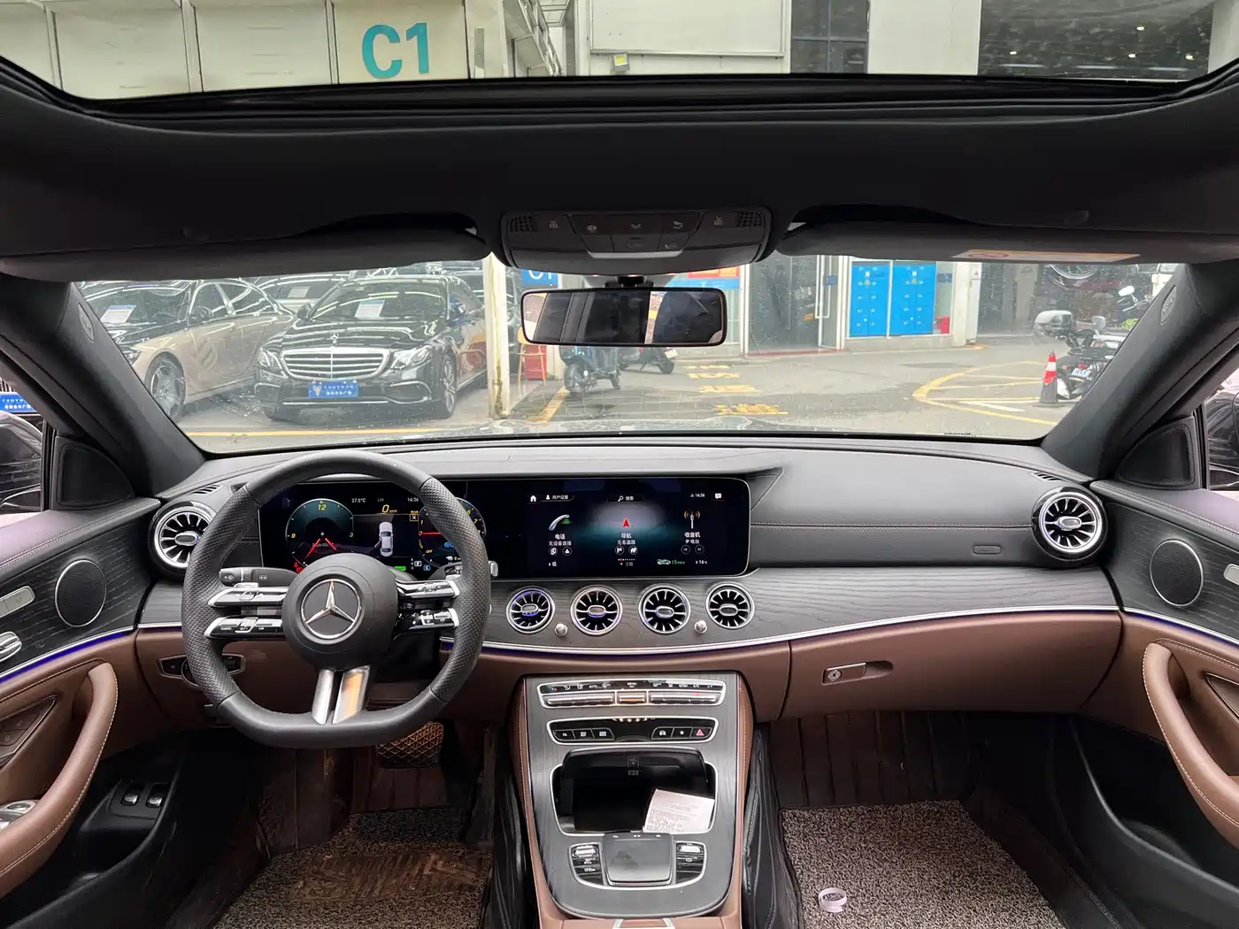 Mercedes-Benz E-Class New Energy 2023 E 350 e L Plug-in Hybrid Sport Sedan фото 15