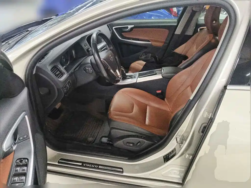 Photo 8 - Volvo S60