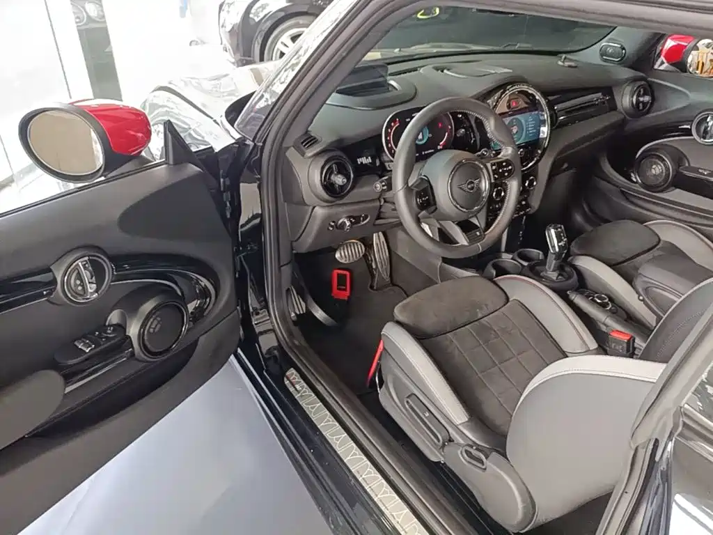 MINI JCW 2023 2023 2.0T JOHN COOPER WORKS Pat Moss Tribute Edition