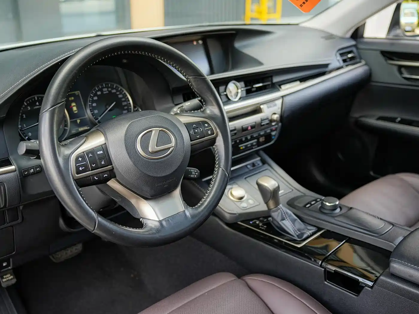 Lexus ES 2017 200 30th Anniversary Edition фото 8