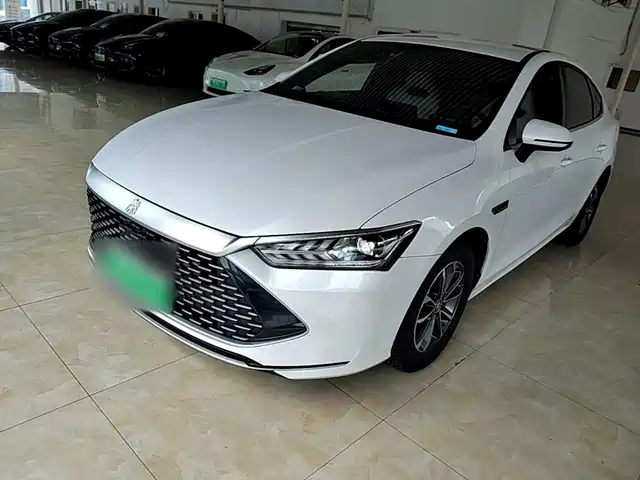 BYD Qin PLUS Чемпион, DM-i 55KM, Лидер