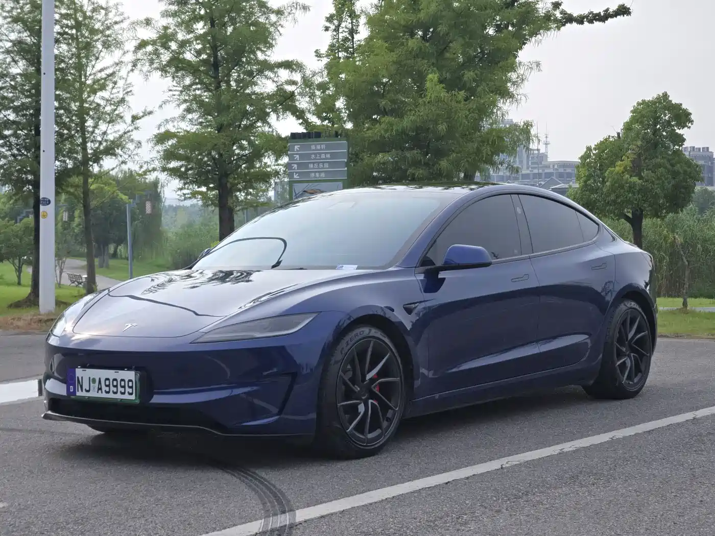Фото 3 - Tesla Model 3