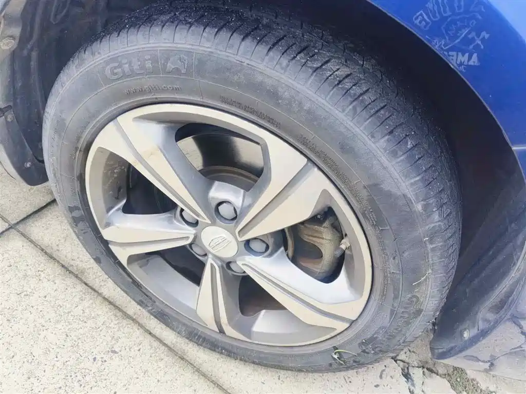 Фото 7 - Geely Emgrand GL