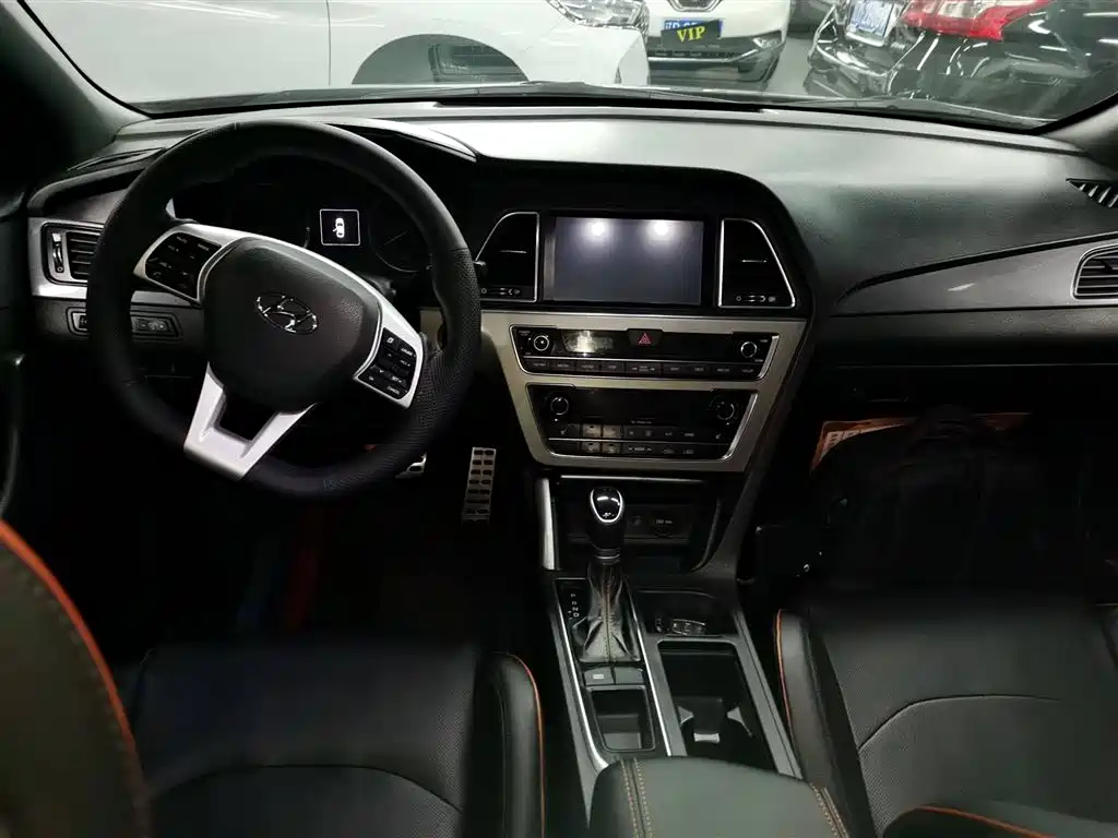 Hyundai Sonata 2015 1.6T GLS Smart фото 10