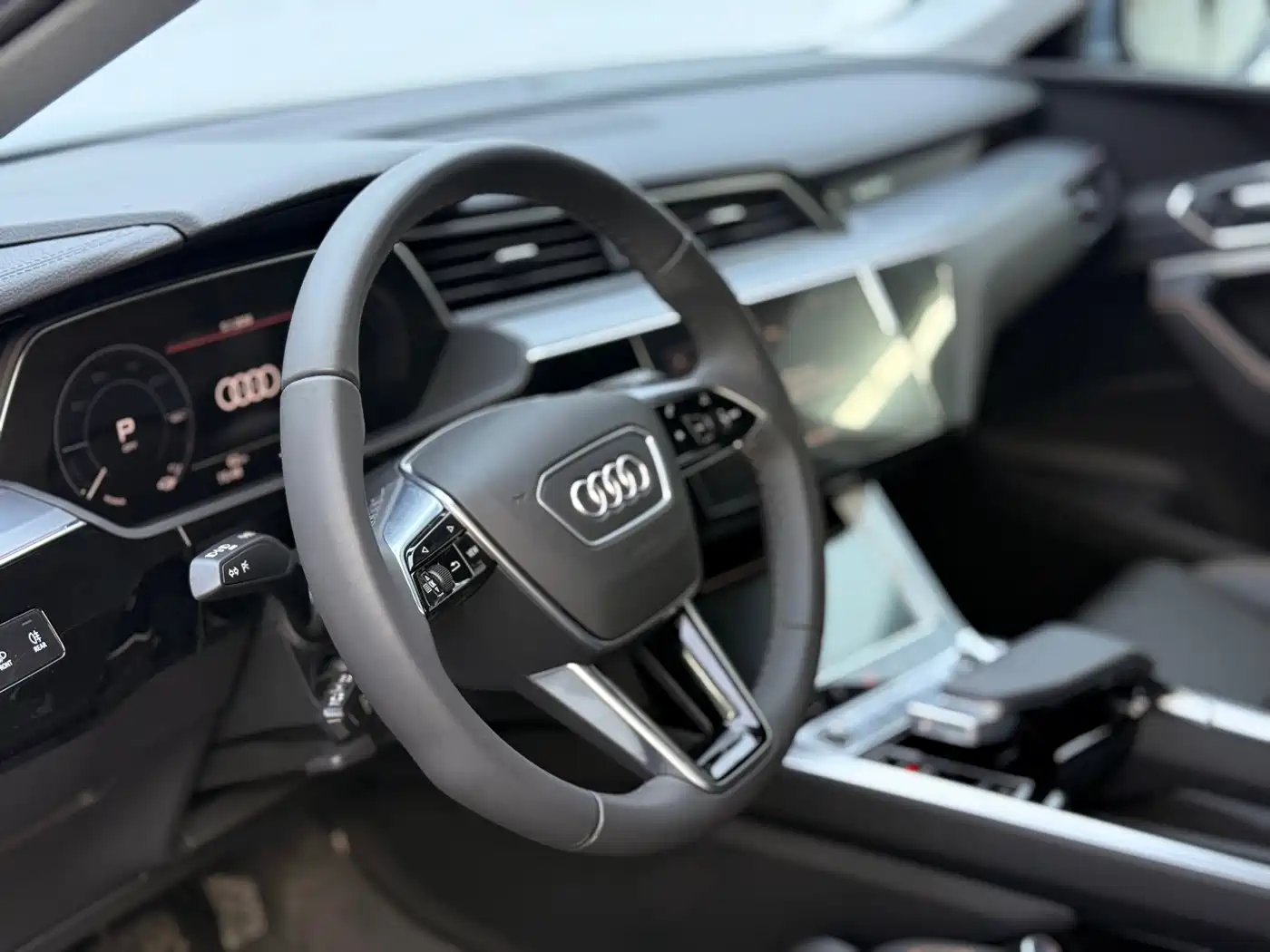 Audi e-tron 2021 50 quattro Luxury фото 10