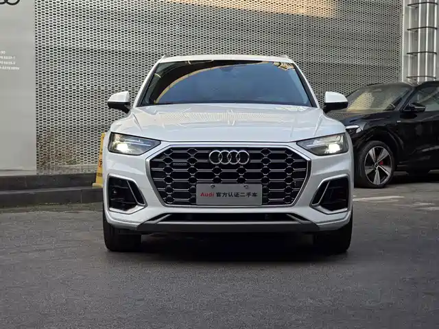 Audi Q5L 2022 45T Luxury Dynamic — фото 2