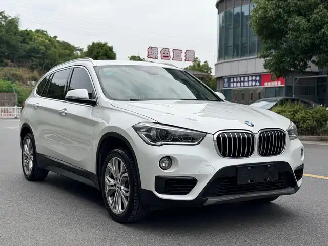 BMW X1 2018 sDrive20Li Leading Model — фото 3