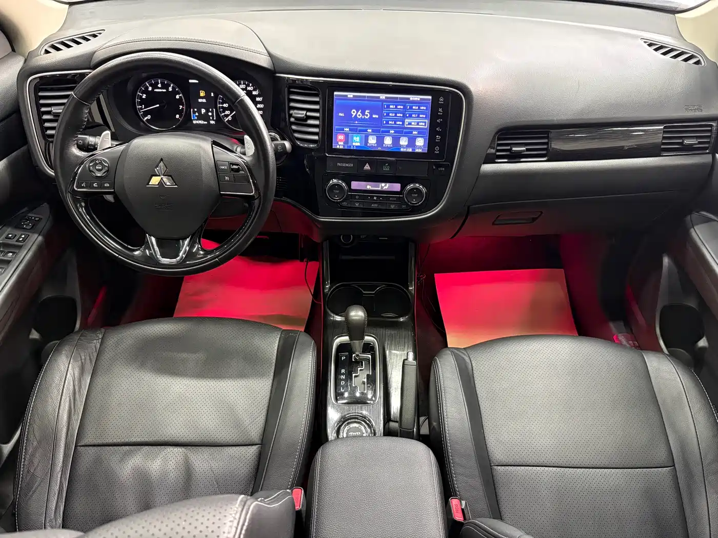 MITSUBISHI OUTLANDER