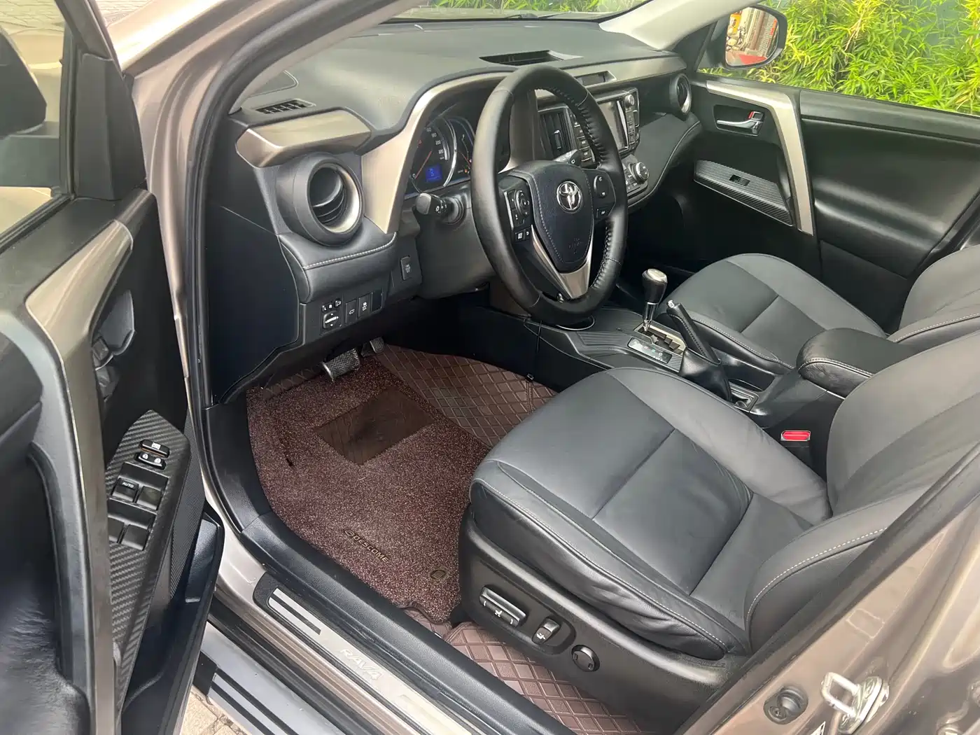 Toyota RAV4 Rongfang 2015 2.5L Automatic 4WD Luxury Edition фото 9