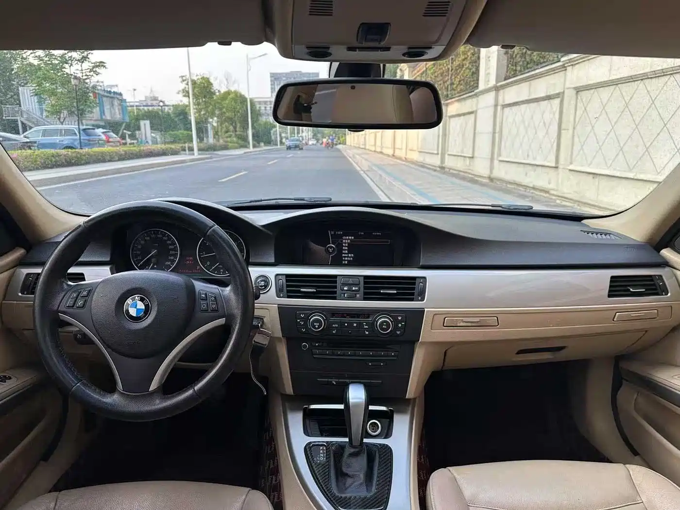 BMW 3 Series (Import) 2010 320i Luxury фото 8