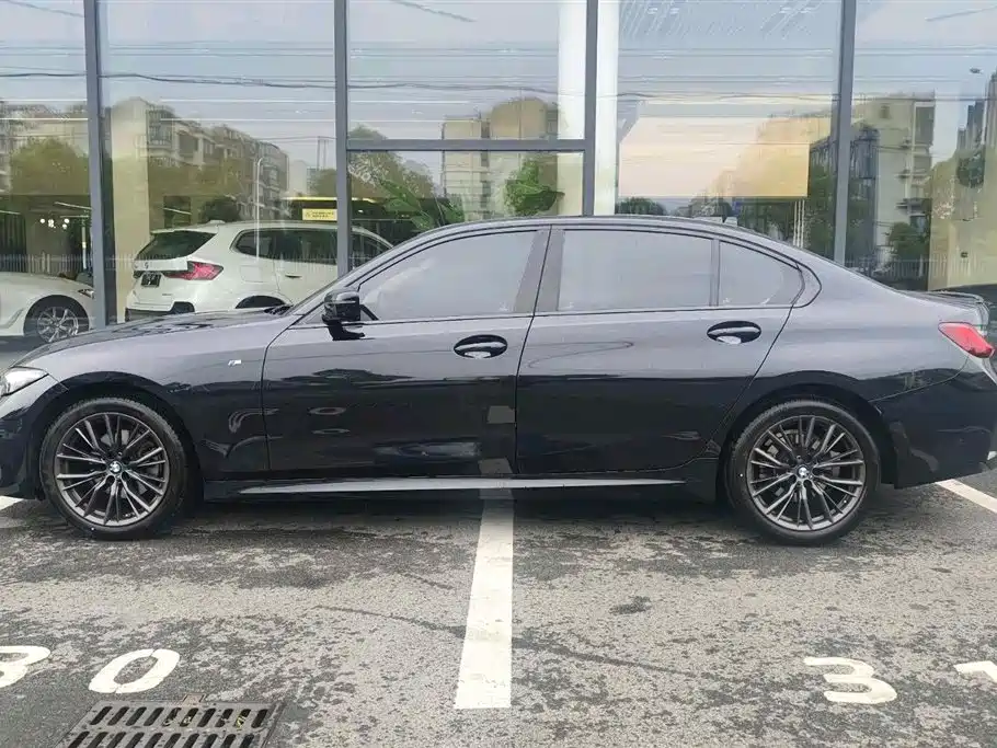 BMW 3 Series 2024 325Li M Sport Shadowline Package фото 3