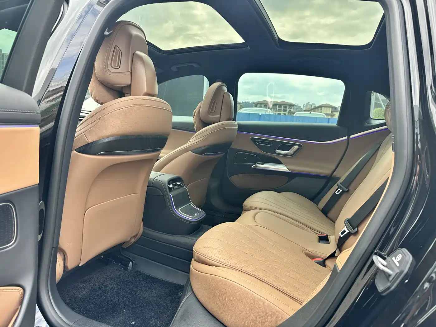 Mercedes-Benz E-Class 2025 E 300 L Fashion фото 12