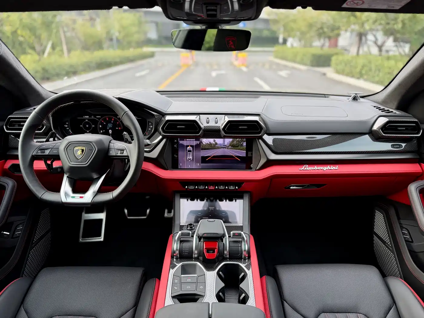 Lamborghini Urus SE 2026
