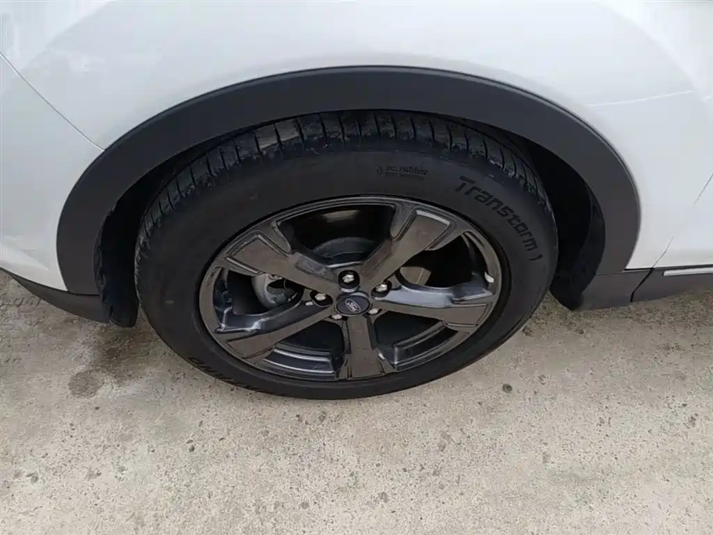 Ford Kuga 2019 2019 EcoBoost 180 FWD Luxury Edition China V