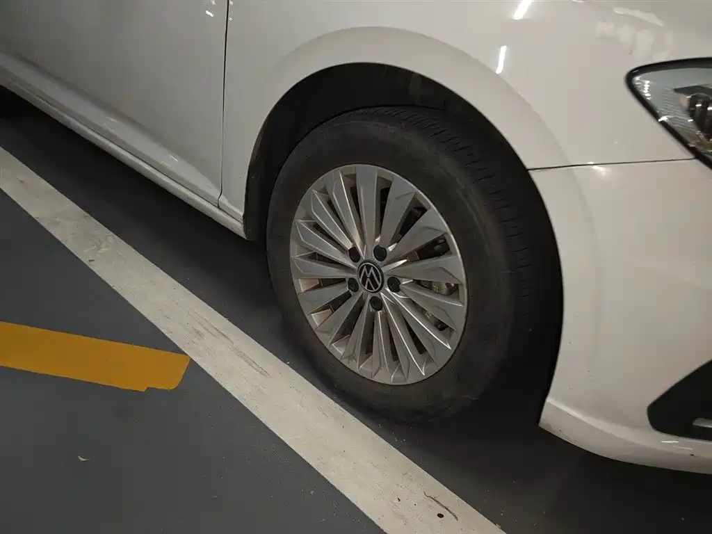 Volkswagen Lavida 2021 1.5L Auto Comfort Edition фото 26