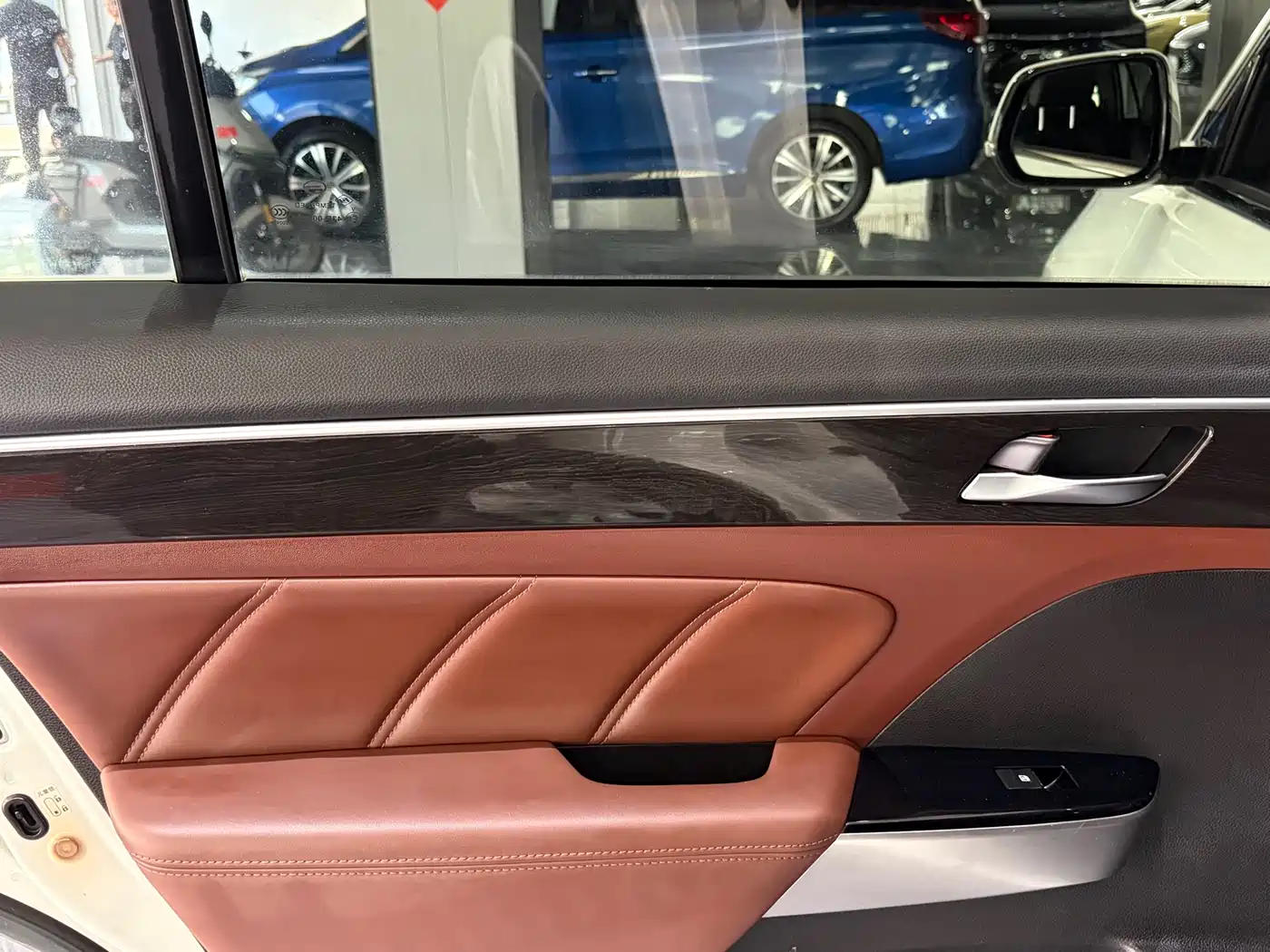 GAC Trumpchi Trumpchi GS8 2017 320T 2WD Luxury Edition (7-Seater) фото 16
