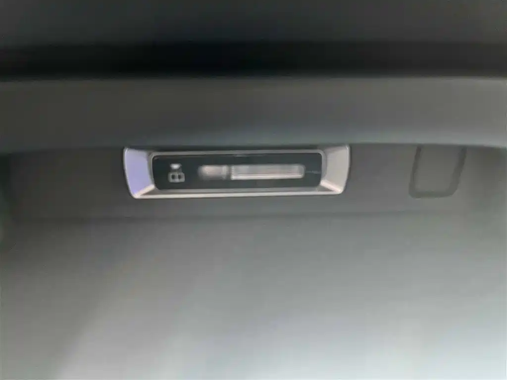 Mercedes-Benz E-Class 2024 E 300 L Fashion фото 20