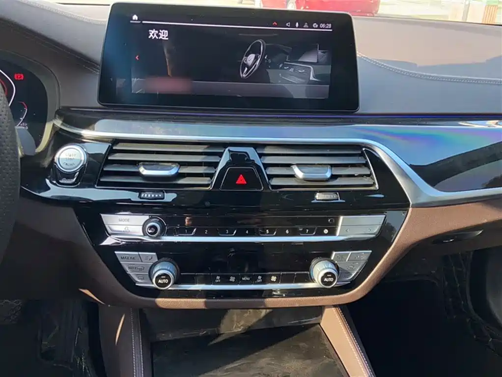 BMW 5 Series 2020 525Li M Sport Package фото 6