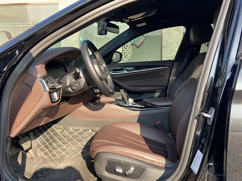 BMW 5 Series 2020 525Li M Sport Package фото 8