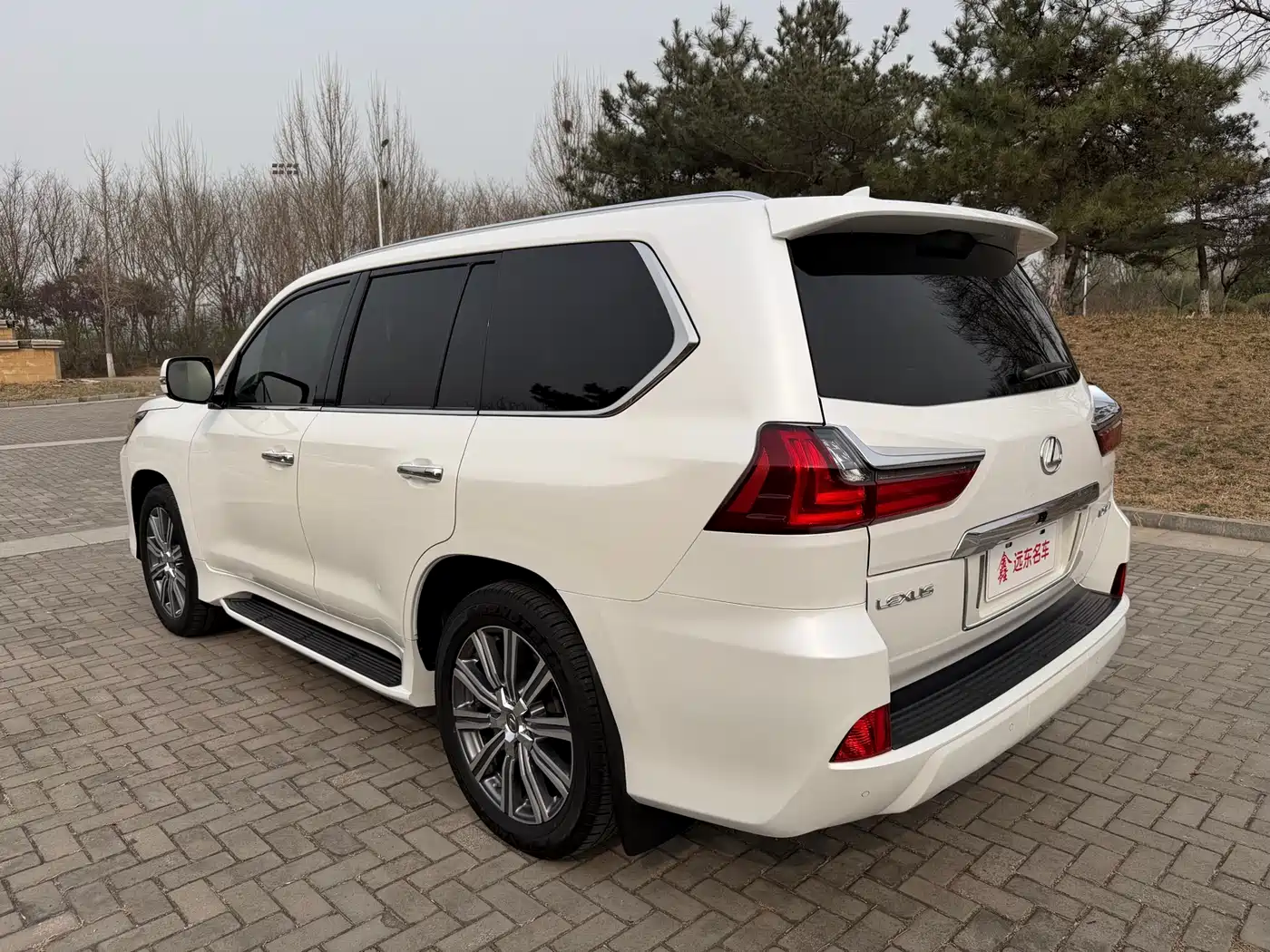 Lexus LX 2016 570 Luxury Premium Edition фото 8