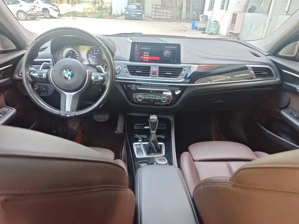 BMW 1 Series 2019 120i Leading M Sport Package фото 10