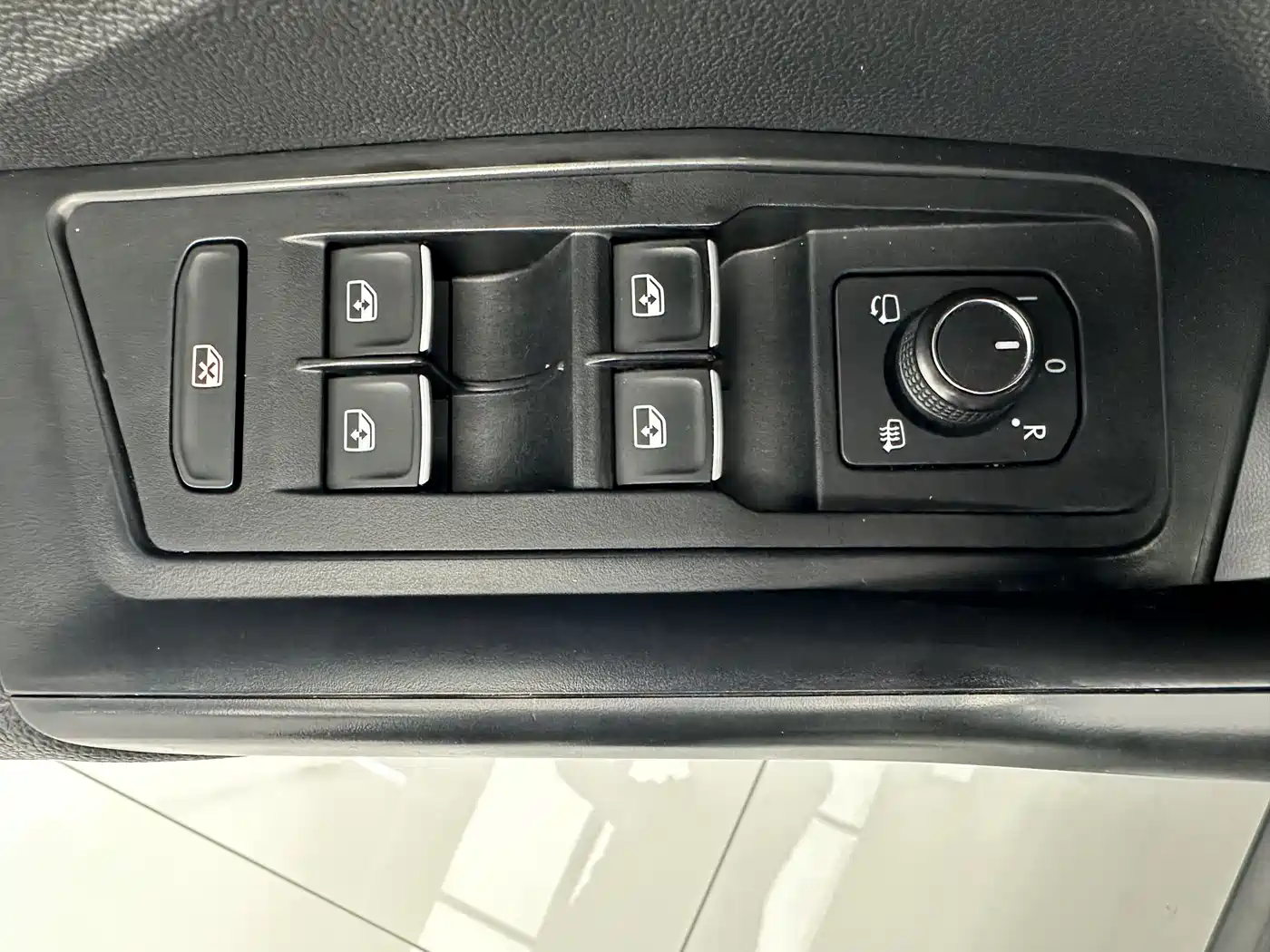 Volkswagen T-ROC 2021 280TSI DSG 4WD Luxury Connected фото 12