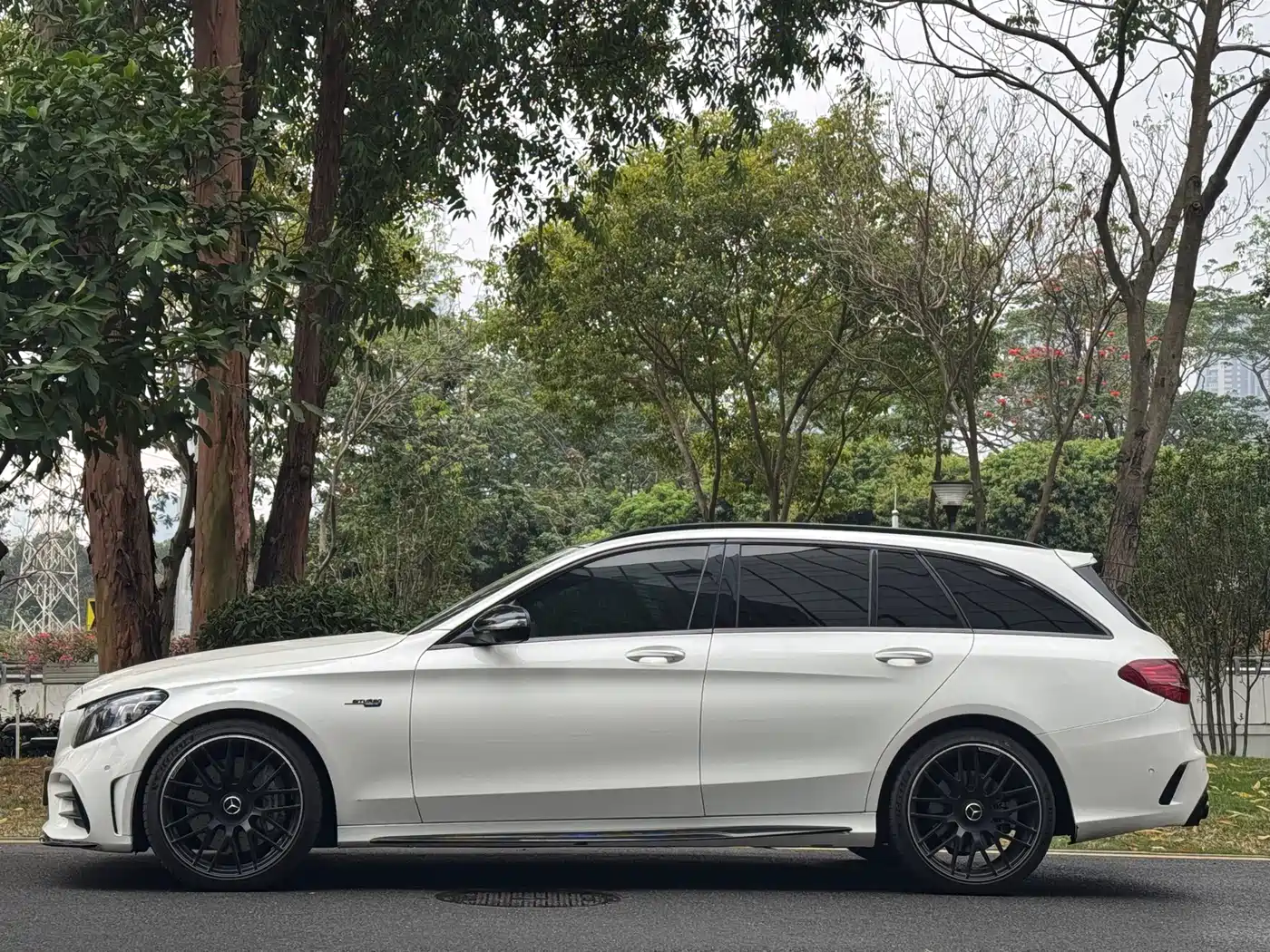 Mercedes-Benz C-Class AMG 2019 AMG C 43 4MATIC Estate Special Edition фото 4