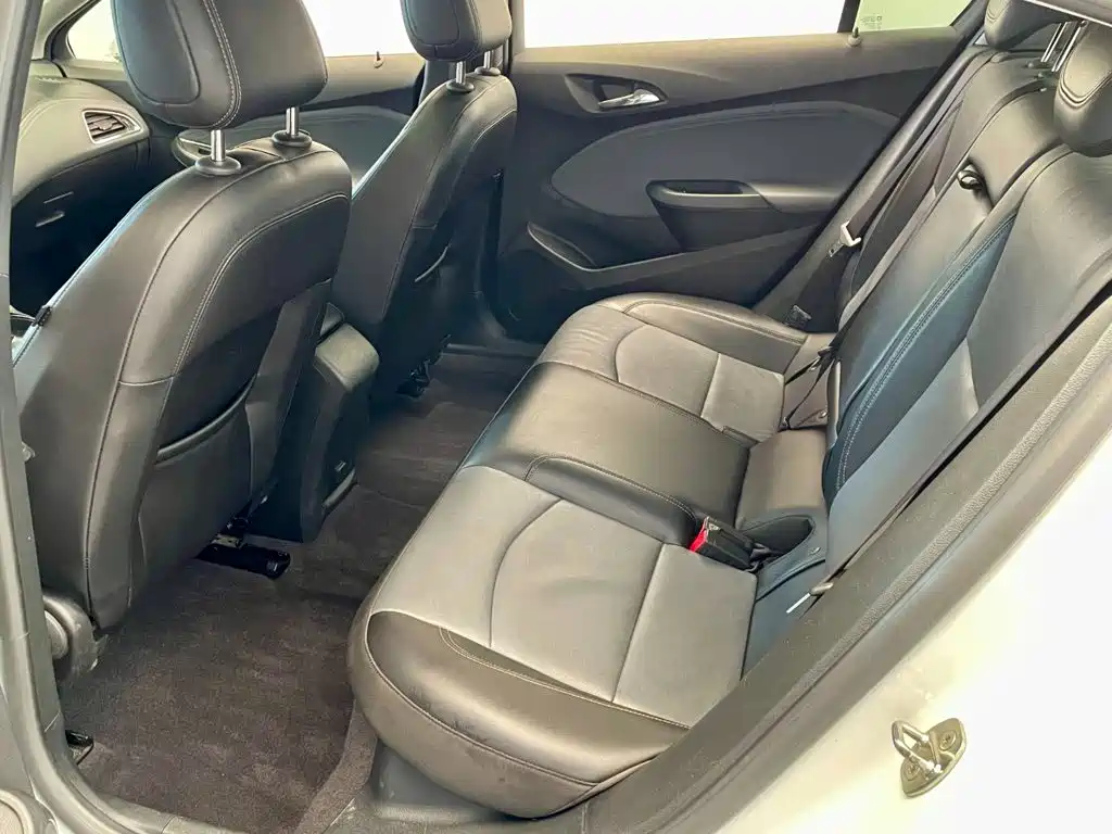 Фото 7 - Chevrolet Cruze