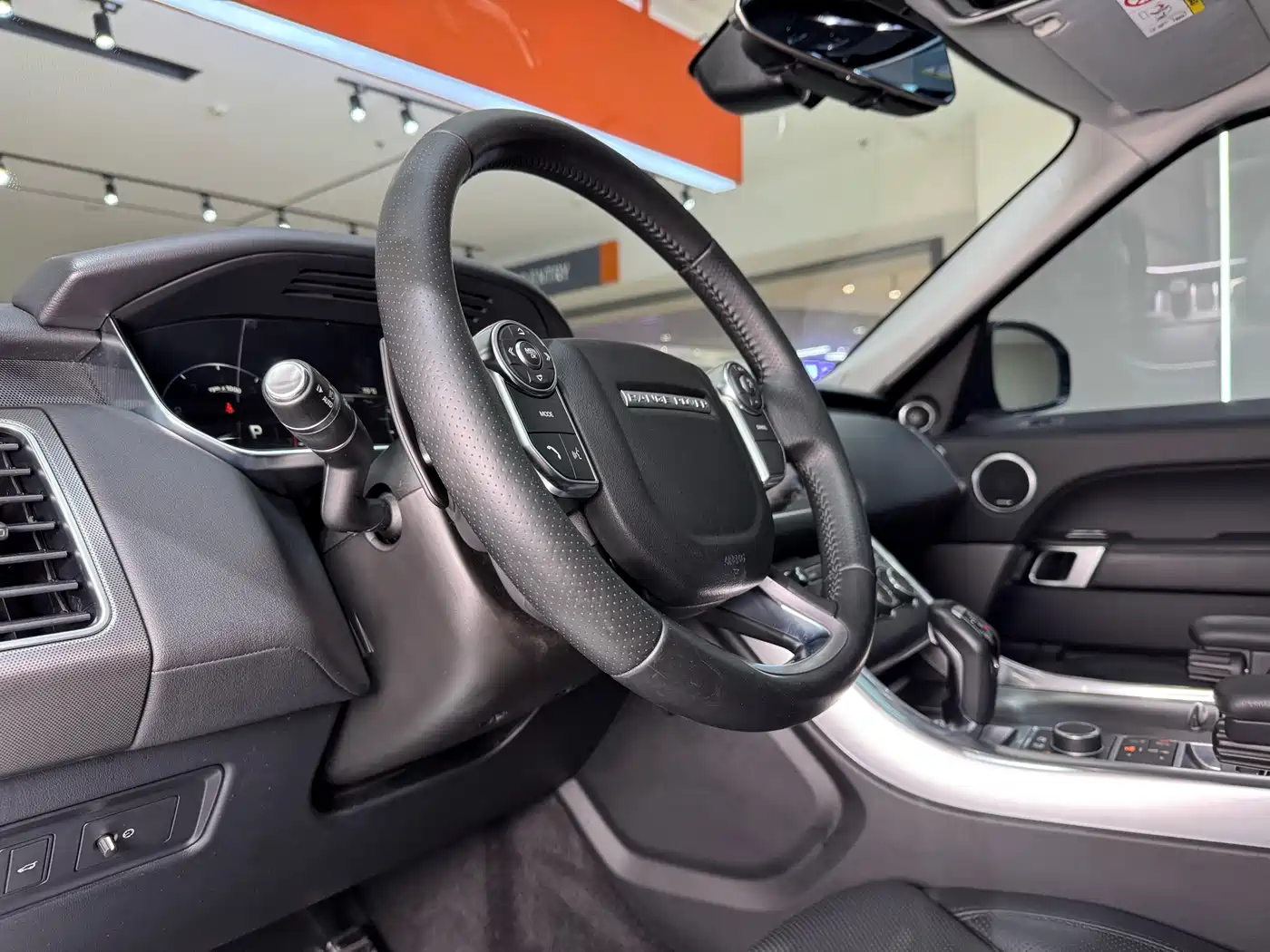 Land Rover Range Rover Sport 2016 Model 3.0 SC V6 HSE DYNAMIC фото 12