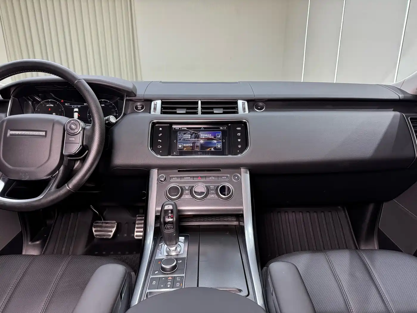 Land Rover Range Rover Sport 2016 Model 3.0 SC V6 HSE DYNAMIC фото 28