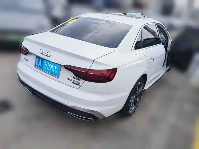 Audi A4L 2020 40 TFSI quattro Luxury Dynamic — фото 2